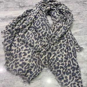 Leopard Print Scarf - Gray and Cream